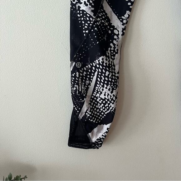 Lululemon Inspire Tight II (Mesh) Leggings in Static Mist White Black - Picture 9 of 9
